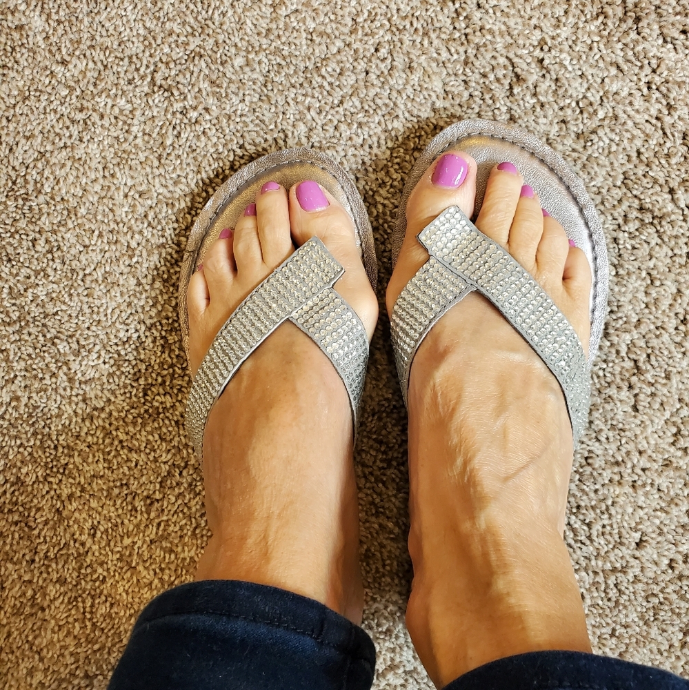 Sandles